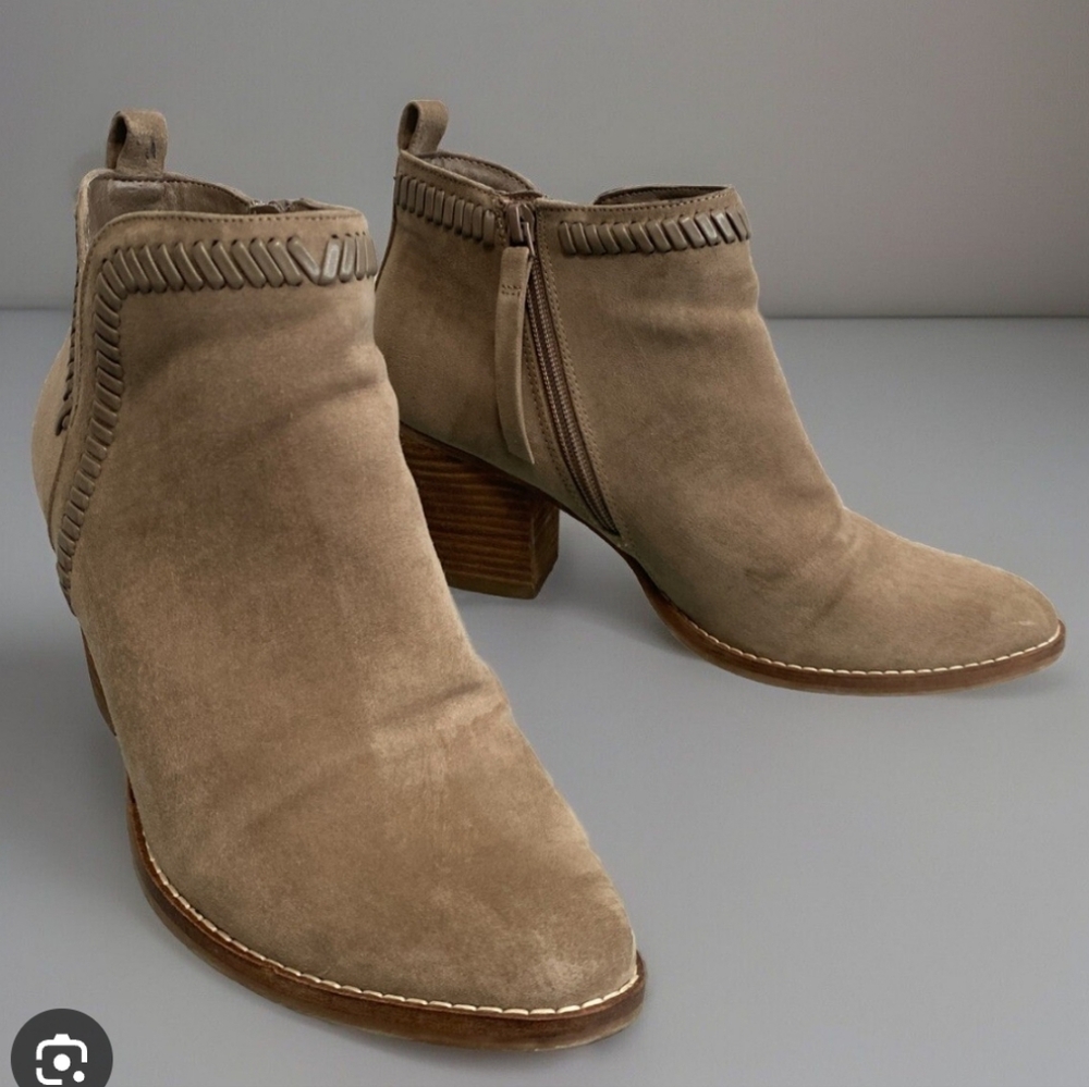DV8 Jace Heeled Bootie, 3" Heel, Preowned Taupe Size 8.5-9